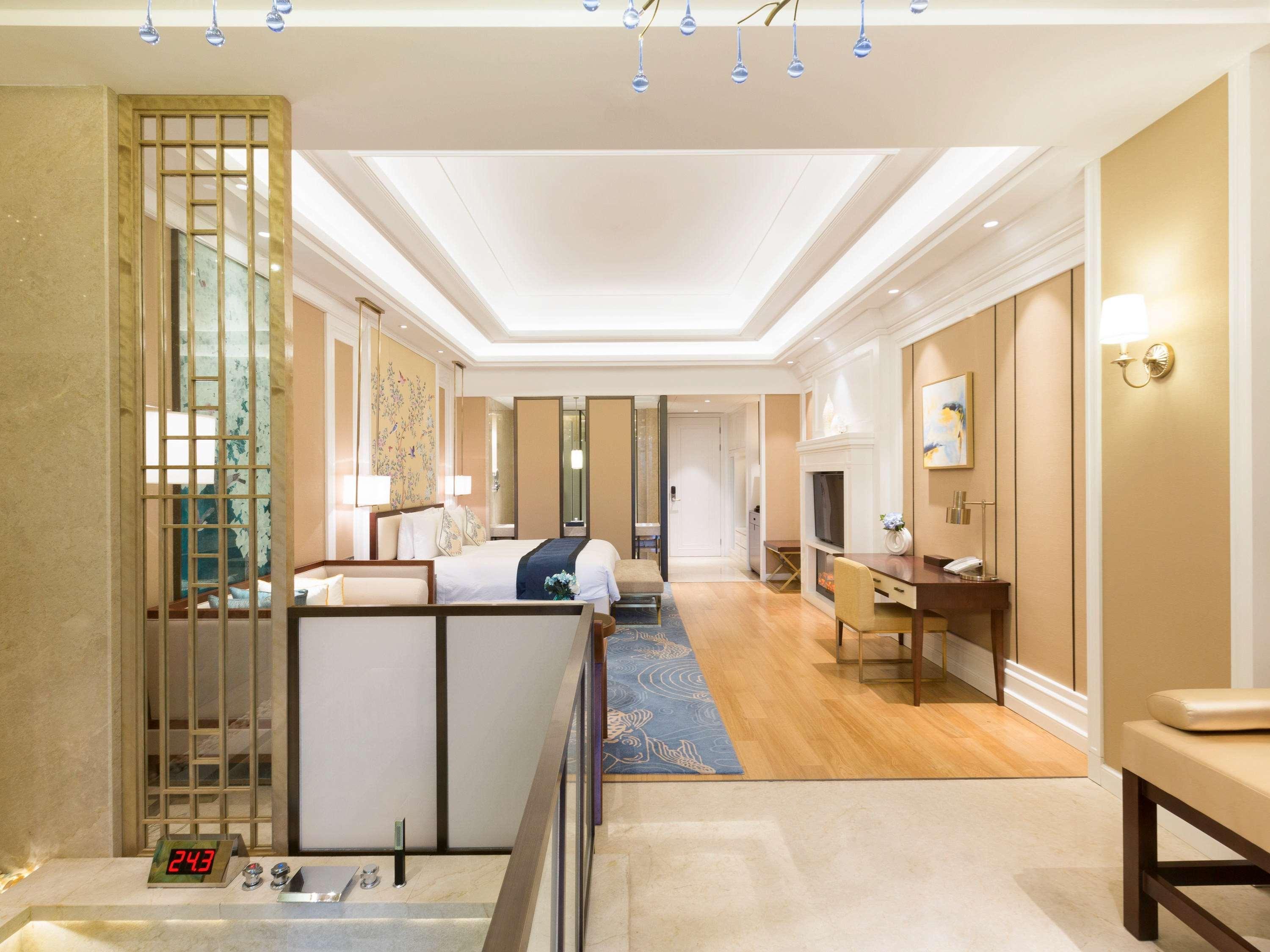 Grand Mercure Zhengzhou West Екстериор снимка