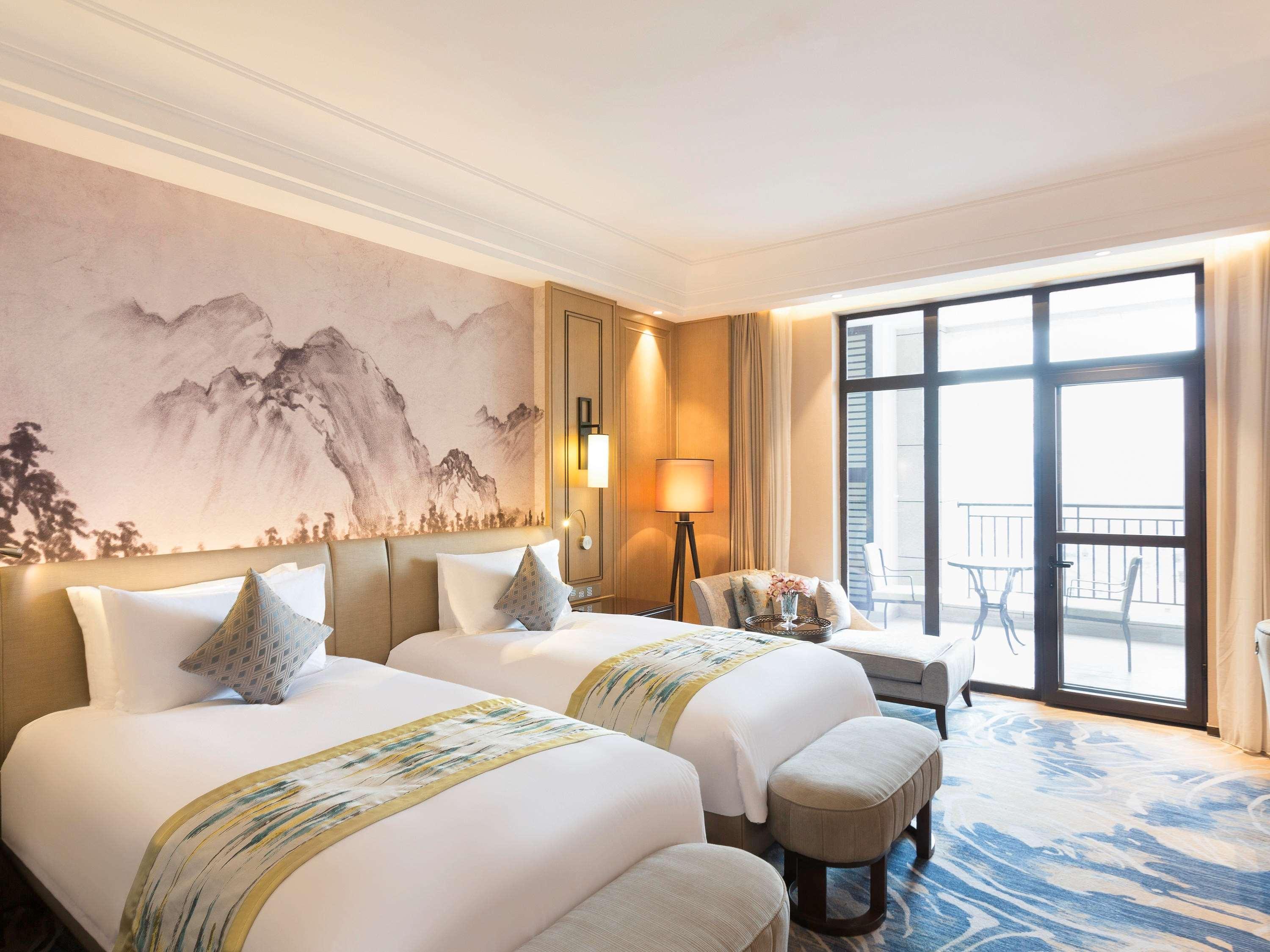 Grand Mercure Zhengzhou West Екстериор снимка