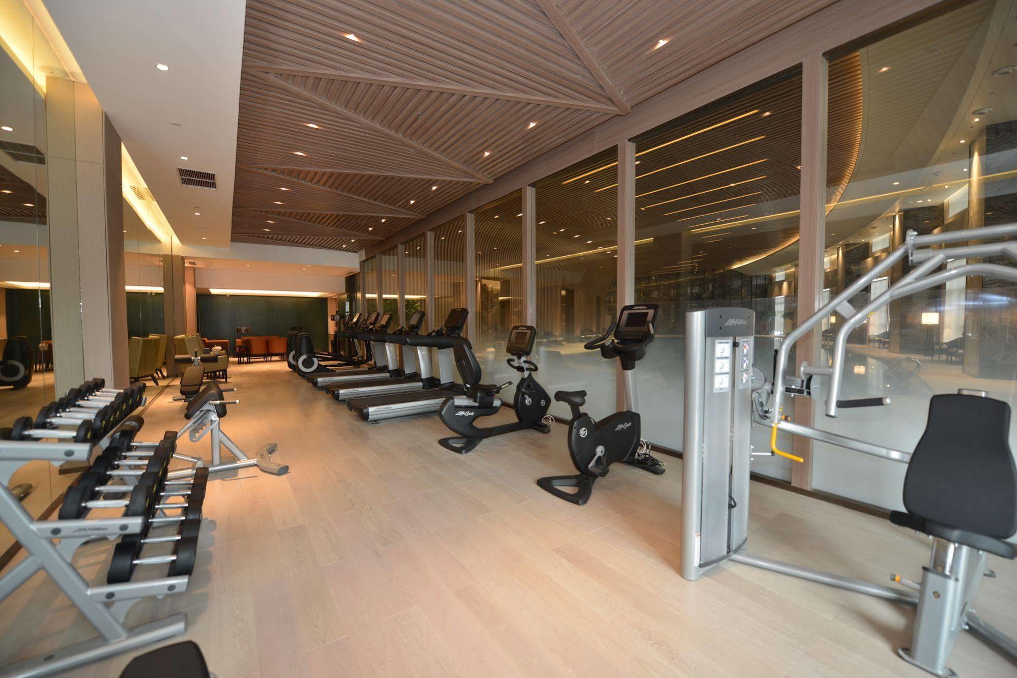 Grand Mercure Zhengzhou West Екстериор снимка